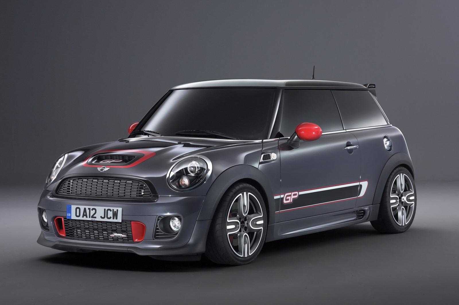 Продажи автомобилий MINI увелисились в 2013 году