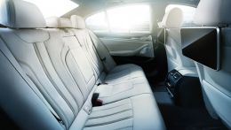 bmw g30 фото задние сиденья