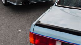Фотографии  BMW E30 M3 и 333i сзади