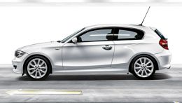 BMW 1-й серии E81 фото сбоку, белая