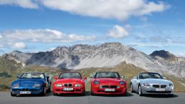 Сегодня у нас есть приятная возможность, - писала компания BMW своим представителям, - сообщить Вам, что, следуя многочисленным пожеланиям, мы создали двухместный автомобиль с особенно легким кузовом. 