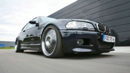 Kneißler снабдили M3 турбонагнетателем, интеркуллером и перепрошитым ECU, что позволило выжать из 3,2-литровой рядной шестерки 459 л.с. и 498 Нм тяги.