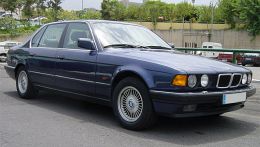 autopedia_BMW_7_Series_E32_7er_E32_270104.jpg