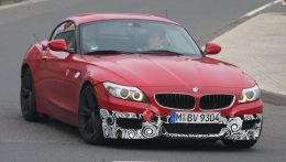 Создание настоящего М-спортсмена для актуального модельного ряда BMW Z4 в планы концерна не входит. А вот выпуск М- пакета с улучшенной оптикой и некоторыми техническими дополнениями уже начался.