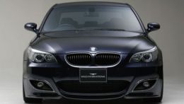 Фирма Wald International представила обвес для E60 BMW 5-Series, выполненный в духе нового BMW M5.