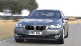  	  Стало известно, что компания BMW подала заявку на получение патента на технологию размещения трёх двигателей