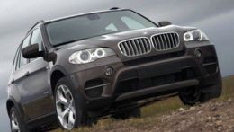 Немецкий концерн BMW показал журналистам рестайлинговый кроссовер X5, мировая премьера которого пройдёт в ближайшее время.