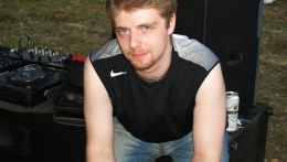 AV253396.jpg