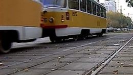 ГИБДД РФ предлагает лишать прав водителей, которые выезжают на встречное направление трамвайных путей