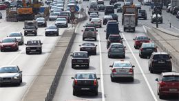 Москва занимает четвертое место в списке городов с самым плохим дорожным движением в мире, сообщает AFP