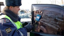 ГИБДД России предупреждает – с 23 сентября этого года усиливается наказание за езду на автомобиле с неправильно затонированными стеклами