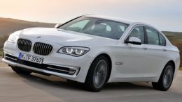 Обновленная «семерка» BMW появится в продаже в июле и станет мощнее