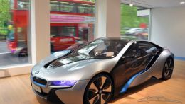 Цена гибридного BMW i8 зашкалит за 100 тысяч евро