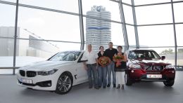 BMW Welt в Мюнхене обрел 100 000 покупателя!  Helmut Marxen, бизнесмен из Sylt, приобрел два автомобиля: BMW 3 Series Gran Turismo Sportline и BMW X3.
