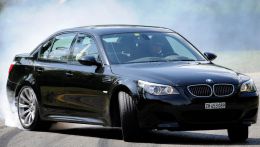 Текущий 2014 год, станет 30 по счету для линейки баварских спортивных седанов  BMW M5.