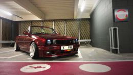 calypso-red-bmw-e30-par.jpg